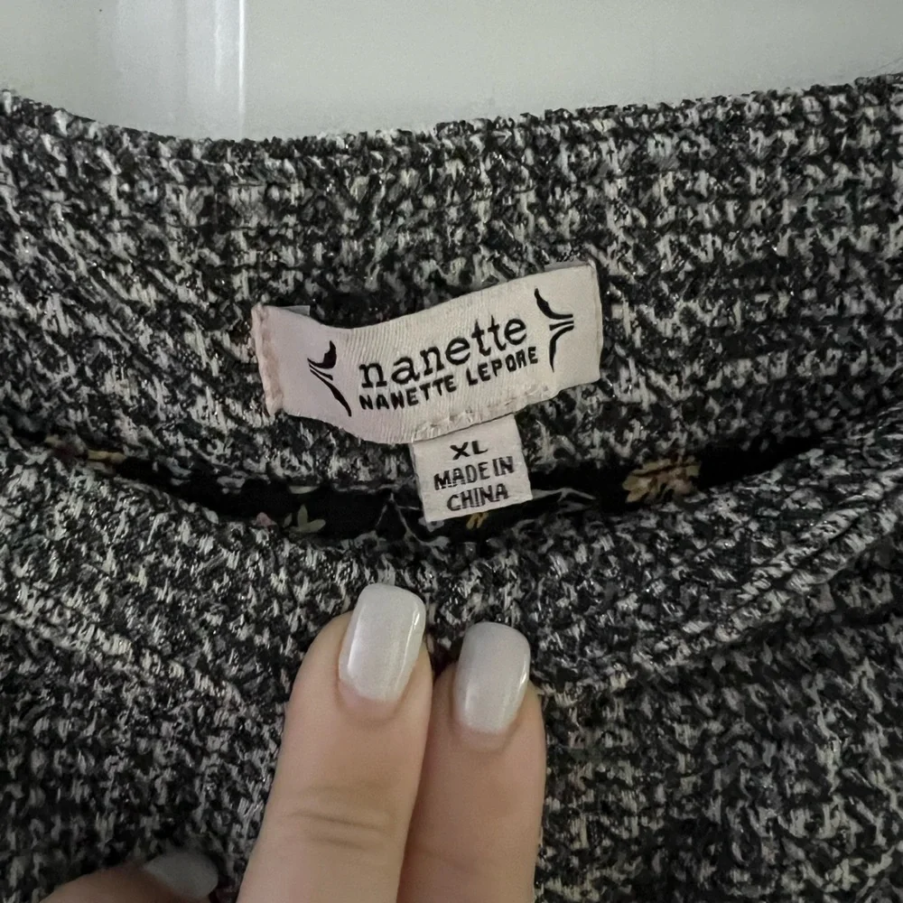 Lightly Worn! Women’s Nanette XL Gray and White Metallic Straight Leg Work Pants - Picture 3 of 6